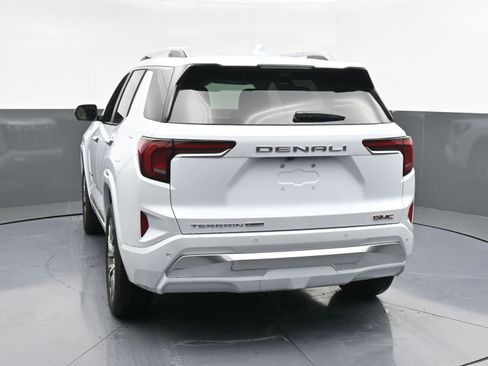 Used 2026 GMC Terrain Denali image 7