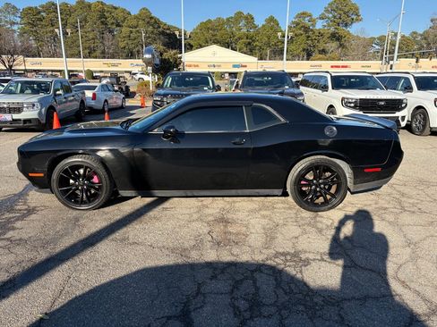 Used 2016 Dodge Challenger SXT Plus image 8