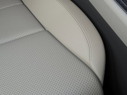 New 2026 Lincoln Aviator AWD image 16