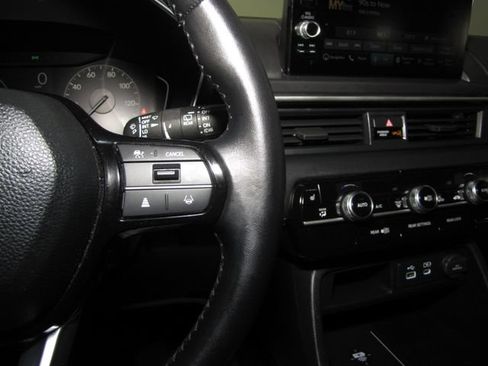 Certified 2025 Honda Pilot Touring image 6