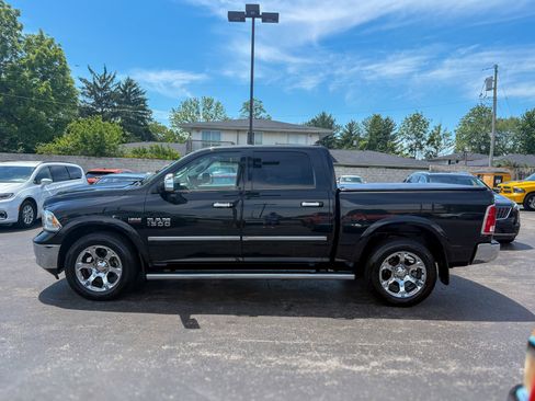 Used 2017 RAM 1500 Laramie w/ Convenience Group AWD/4WD image 11