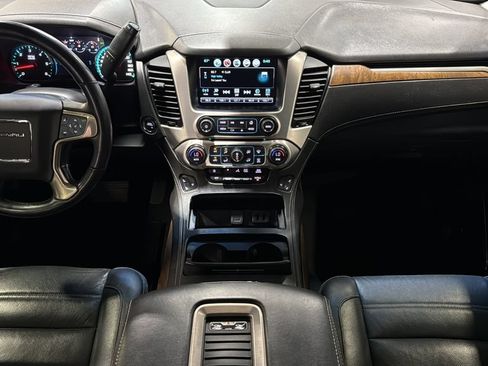 Used 2019 GMC Yukon XL Denali AWD/4WD image 20