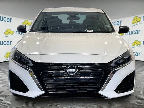 Certified 2025 Nissan Altima 2.5 SV FWD image 2