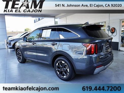 Certified 2024 Kia Sorento S image 7