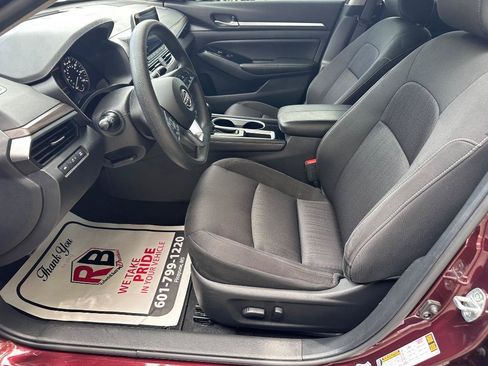 Used 2023 Nissan Altima 2.5 SV FWD image 17