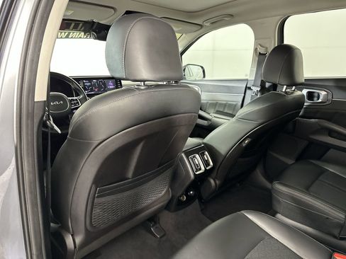 Used 2022 Kia Sorento SX image 24