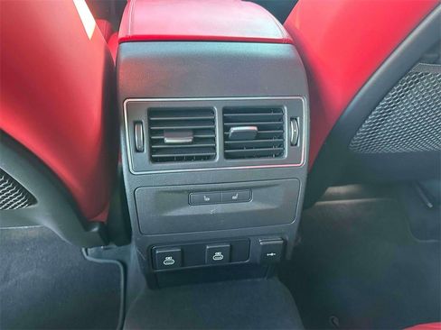 Used 2021 Jaguar F-PACE R-Dynamic S image 12