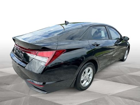 Used 2023 Hyundai Elantra SE FWD image 8