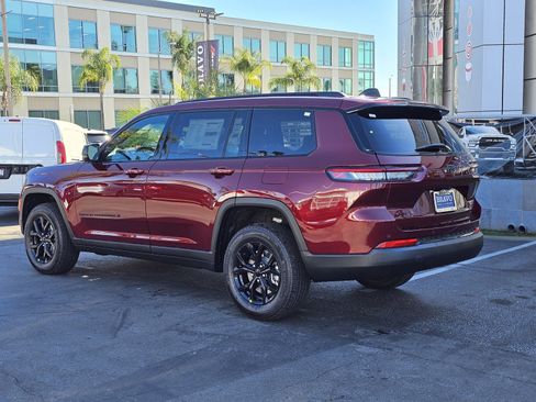New 2025 Jeep Grand Cherokee L Altitude image 5