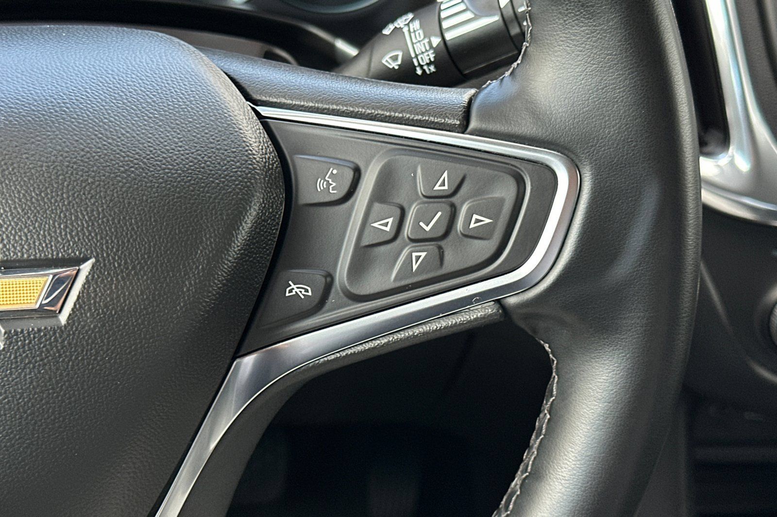 Used 2024 Chevrolet Equinox LT AWD/4WD image 32
