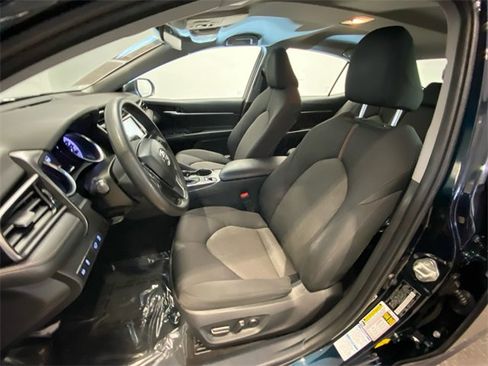 Used 2020 Toyota Camry LE image 12