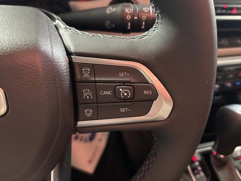 New 2026 Jeep Compass Limited image 32