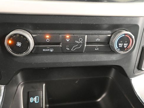 Used 2022 Ford F150 XLT image 34