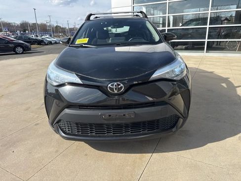 Used 2021 Toyota C-HR LE image 2