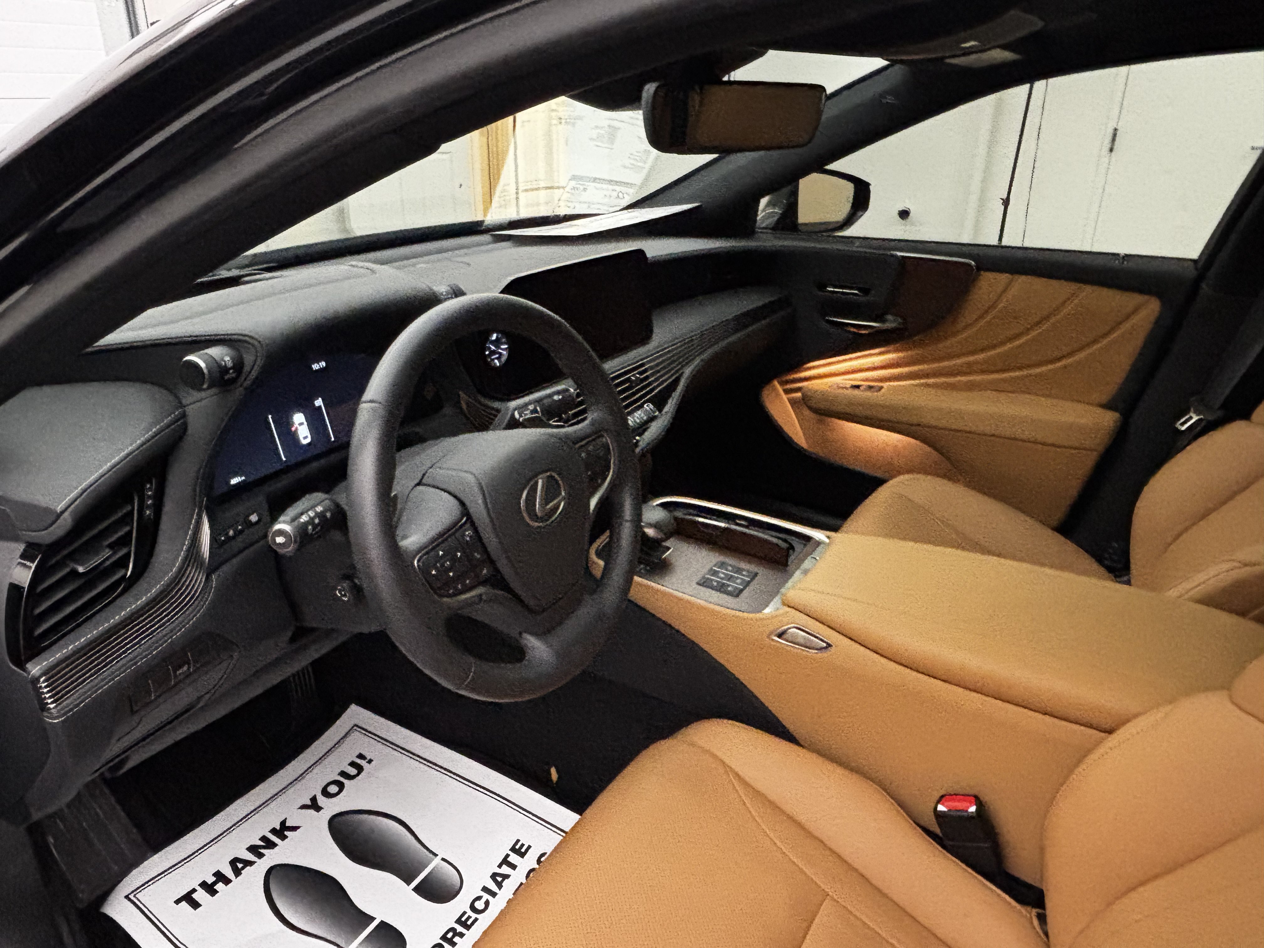 Used 2025 Lexus LS 500 w/ Accessory Package (Z1) RWD image 11