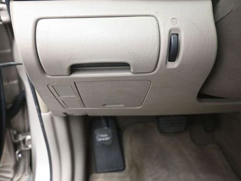 Used 2004 Toyota Camry XLE FWD image 15