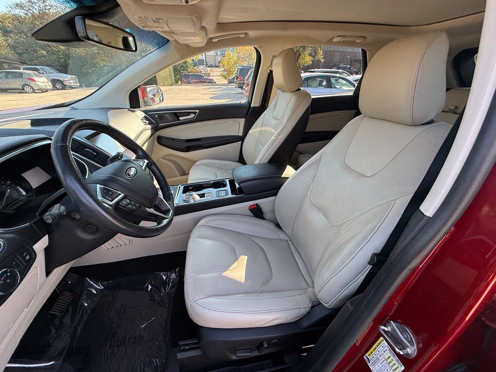 Used 2020 Ford Edge Titanium w/ Equipment Group 301A AWD/4WD image 11