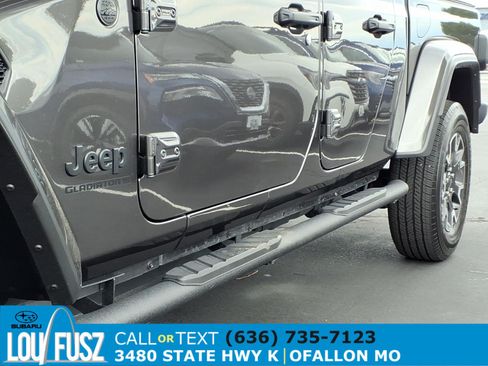 Used 2025 Jeep Gladiator Sport w/ Premium Package AWD/4WD image 34