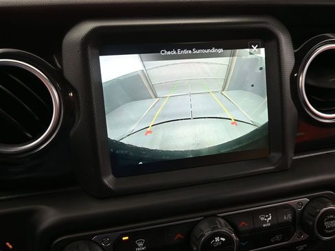 Used 2023 Jeep Wrangler Altitude image 35