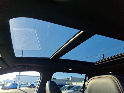 Used 2023 Honda Pilot TrailSport image 17