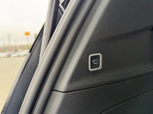 New 2026 Chrysler Pacifica Select image 6