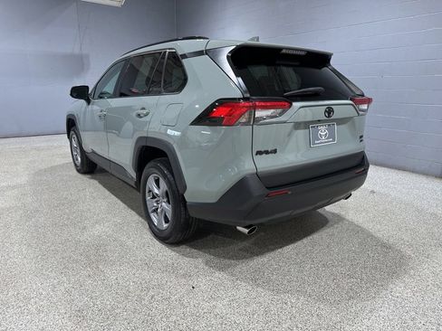 Used 2022 Toyota RAV4 XLE AWD/4WD image 6
