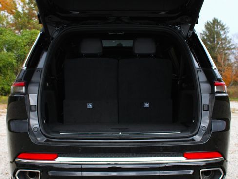 New 2025 Jeep Grand Cherokee L Overland image 10