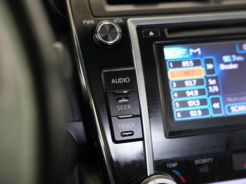 Used 2012 Toyota Camry XLE w/ Leather Pkg FWD image 25