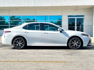 Used 2023 Toyota Camry SE video 3