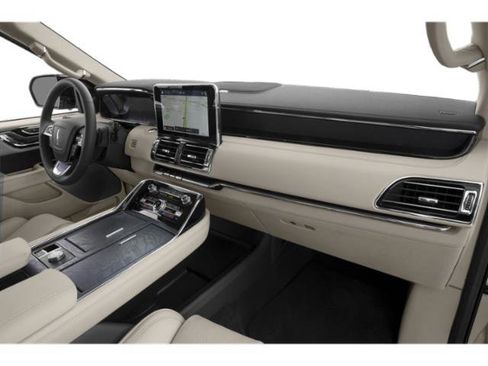 Used 2018 Lincoln Navigator Reserve w/ Technology Package AWD/4WD image 16