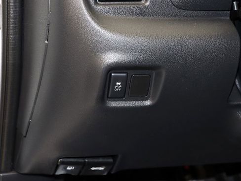 Used 2016 Nissan Versa SV image 22