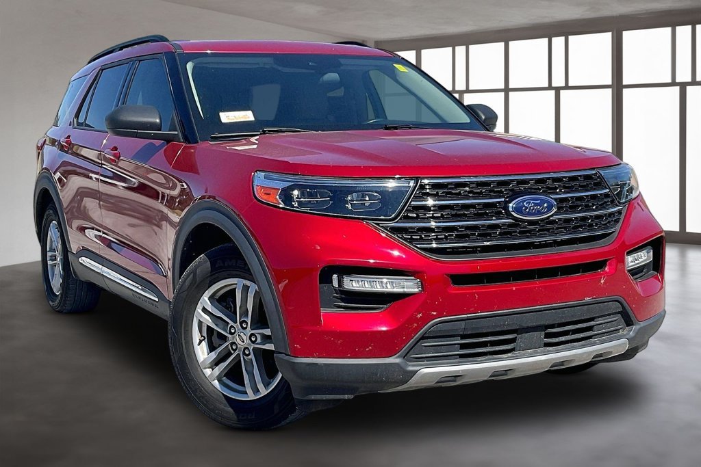 Used 2021 Ford Explorer XLT w/ Equipment Group 202A RWD image 3