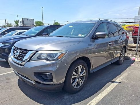 Used 2020 Nissan Pathfinder SV FWD image 3