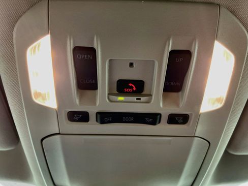 Used 2025 Toyota Highlander XLE AWD/4WD image 21