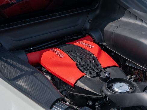 Used 2022 Ferrari F8 Tributo RWD image 15