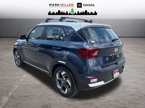 Used 2021 Hyundai Venue w/ Cargo Package FWD image 3