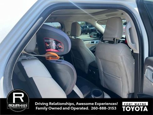 Used 2021 Ford Explorer Platinum w/ Equipment Group 601A AWD/4WD image 10