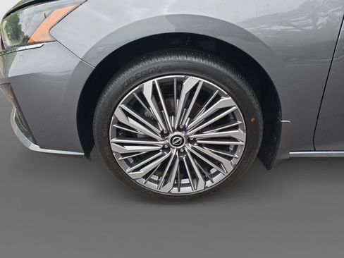 Certified 2025 Nissan Altima 2.5 SL AWD/4WD image 10