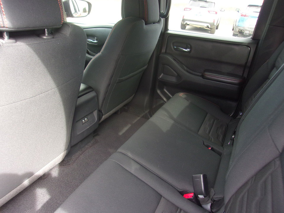 Used 2025 Nissan Frontier PRO-4X AWD/4WD image 21