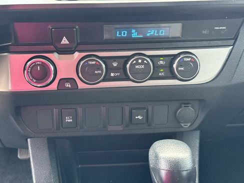 Used 2023 Toyota Tacoma SR AWD/4WD image 22
