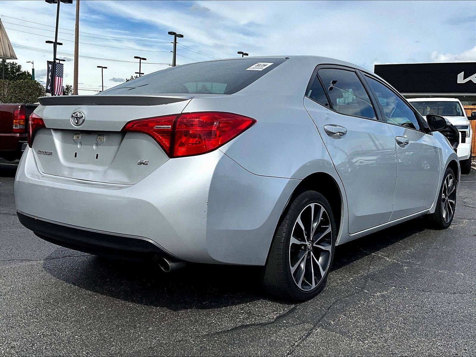 Used 2019 Toyota Corolla SE FWD image 6