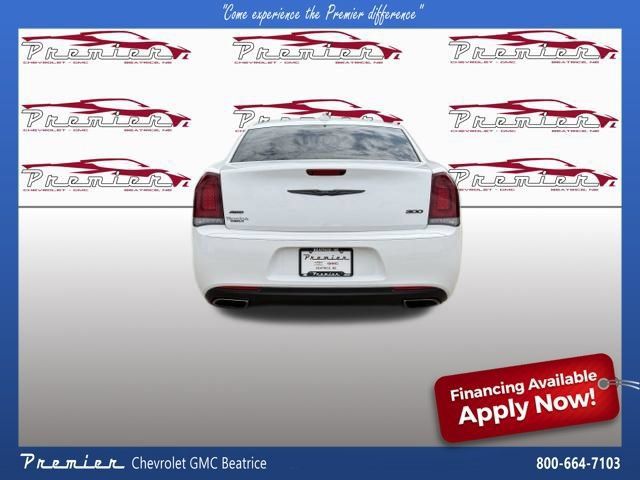 Used 2022 Chrysler 300 Touring w/ Sport Appearance Package AWD/4WD image 4