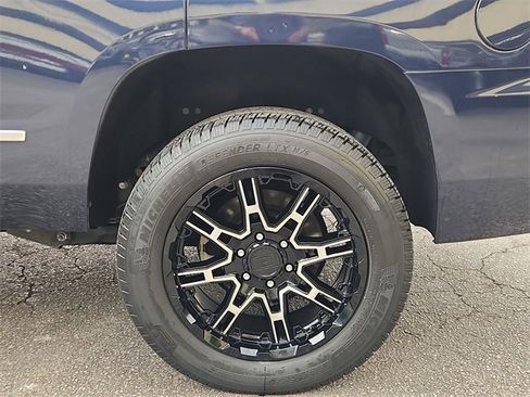 Used 2019 Chevrolet Tahoe LT w/ LT Signature Package image 34