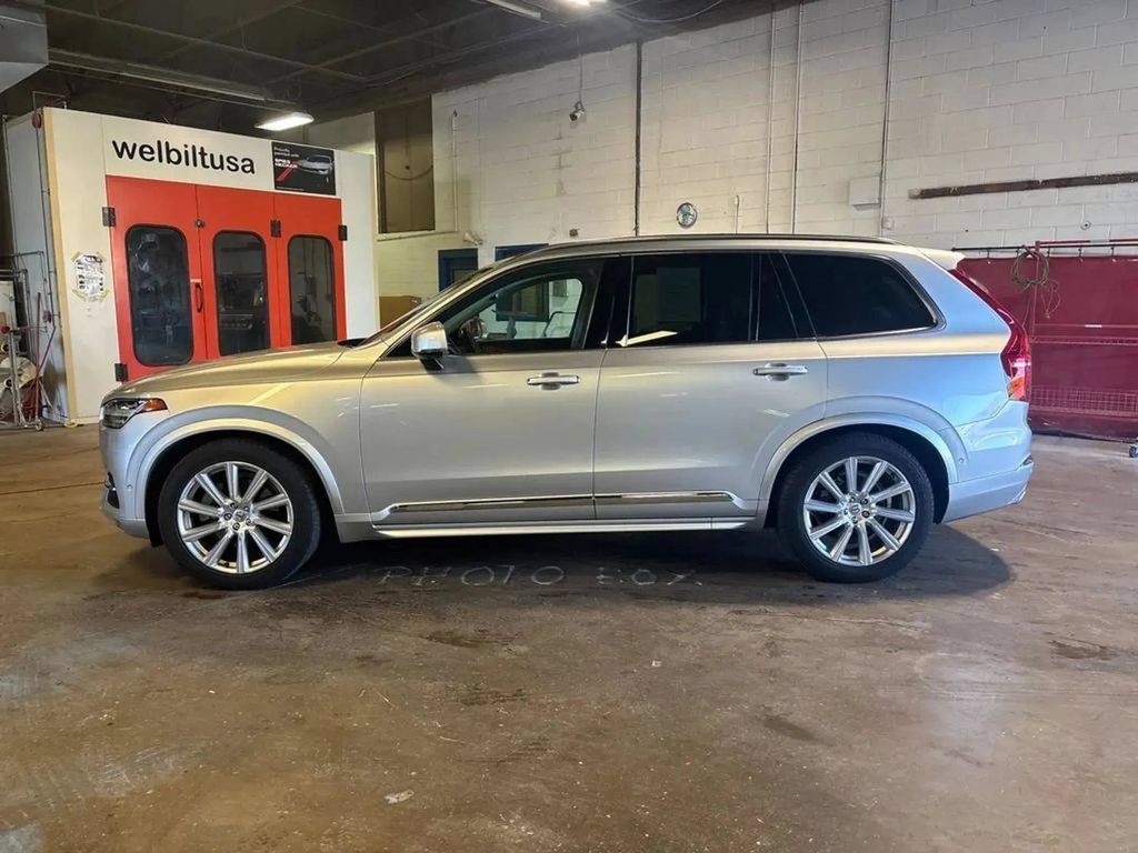 Used 2018 Volvo XC90 T6 Inscription w/ Luxury Package AWD/4WD image 2