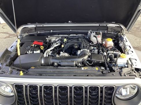 Certified 2024 Jeep Wrangler Sport S image 20