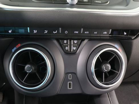 Used 2025 Chevrolet Blazer LT image 10