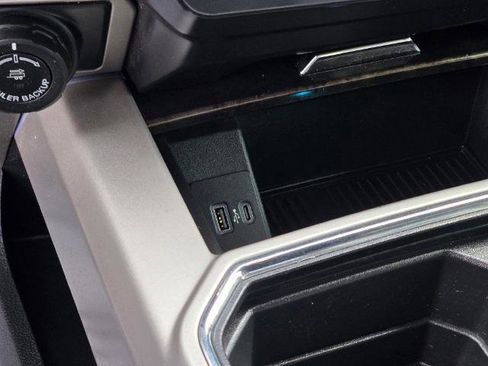 Certified 2022 Ford F250 Lariat w/ Snow Plow Prep Package image 18