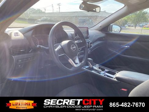 Used 2024 Nissan Sentra SV FWD image 12