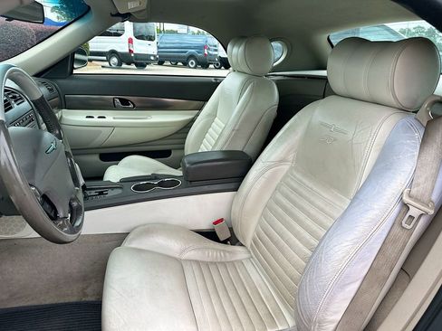 Used 2005 Ford Thunderbird 50th Anniversary RWD image 7