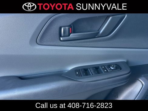 Used 2025 Toyota Prius LE image 15